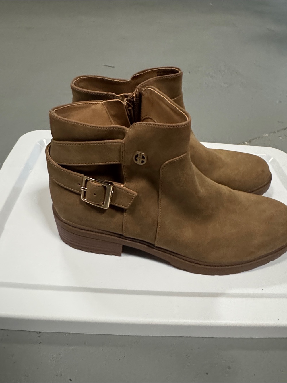 Women’s Giani Bernini Suede Ankle Boots - Stylish Everyday Comfort - size 6 1/2